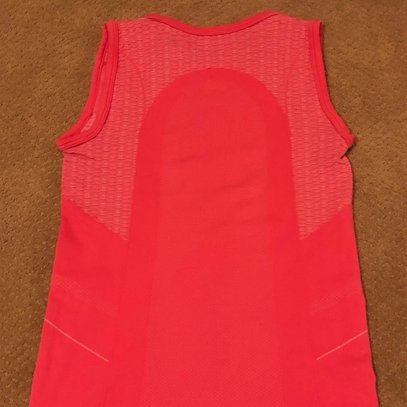 Nike Tank Top - Picture 3 of 4